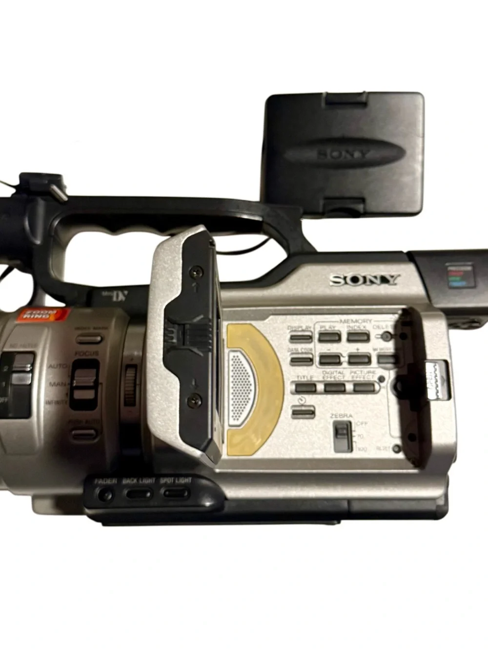 Sony MiniDV DCR-VX2000 Bundle W/17 NIB Tapes, Charger, 1 Working Battery, Remote